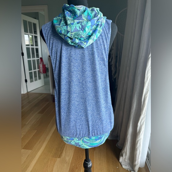 EUC Maaji Malibu Creek Hoodie Vest Cover Up Size Small - Picture 12 of 16